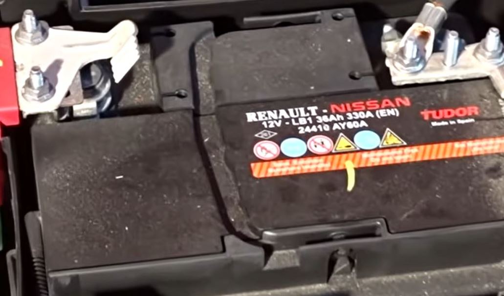 Akumulator zamontowany w Renault Clio III 1.2 16v benzyna 2012